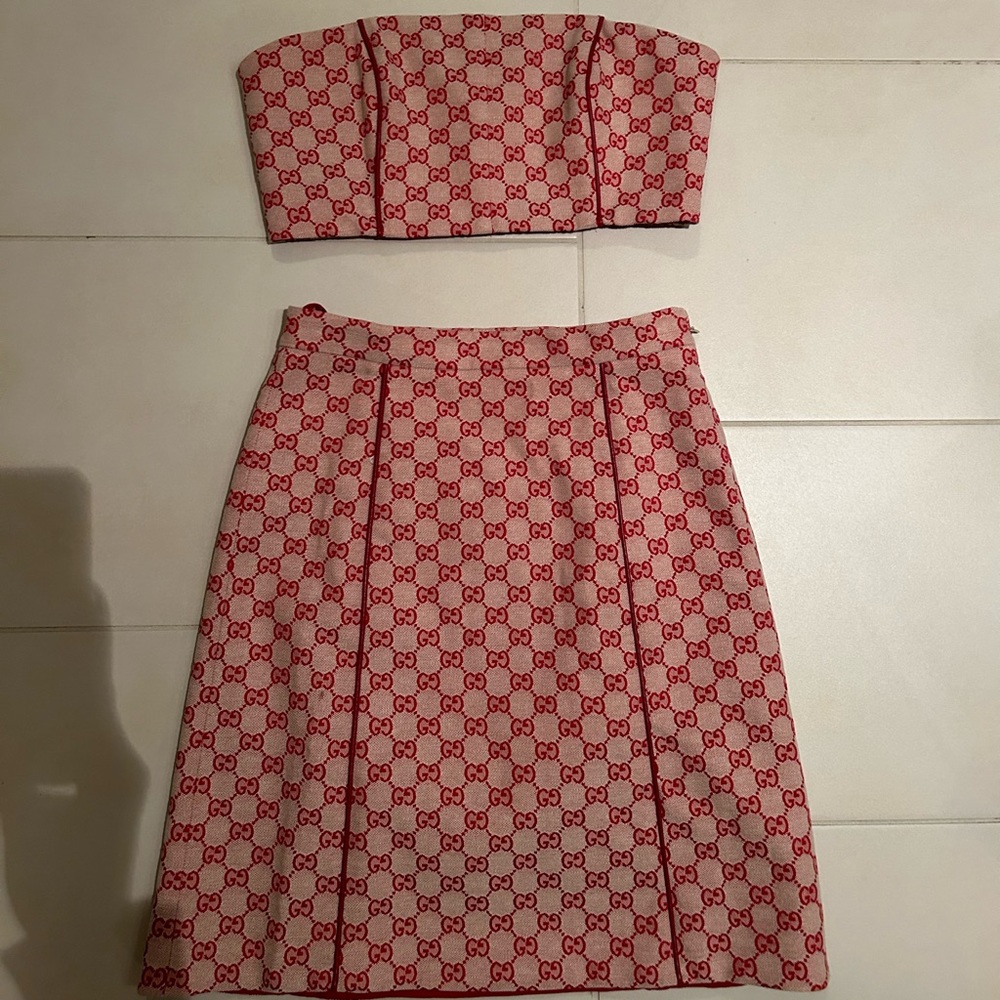 Gucci custom crop top and skirt size XS